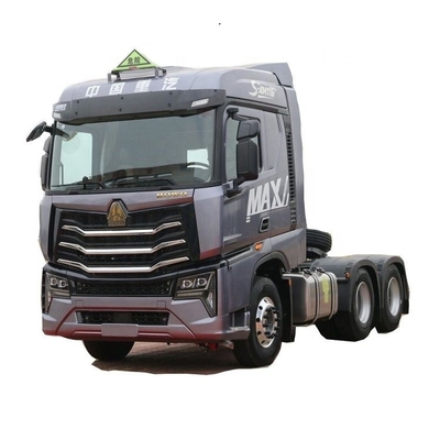 SINOTRUCK HOWO Max 480 CV 6x4 Corazón de camión de tracción de mercancías peligrosas para 3 pasajeros
