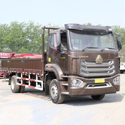 23 Hot Boutique Coches usados SINOTRUCK HOWo NX Tarjeta media 220hp 4X2 6.75m Camión de obstáculos