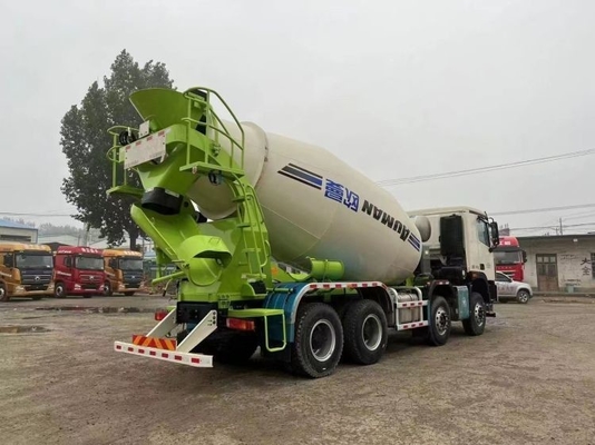 Gran momento de carga 12 camión mezclador de hormigón cúbico para tiendas de materiales de construcción Eficiencia