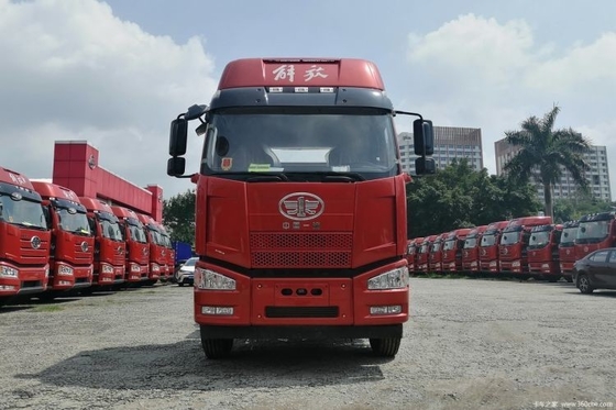 Faw Jiefang J6M 350HP 4X2 Tractor usado Camión pesado con asiento del conductor de suspensión aérea