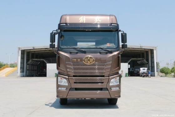 Jiefang JH6 6x4 4x2 8x4 Tractor con silla de conductor de suspensión aérea y sistema multimedia