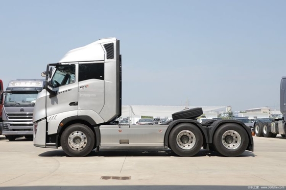 Capacidad de carga alta 570 CV Río Amarillo X7 camión pesado 6X4 AMT Tractor automático 23 años