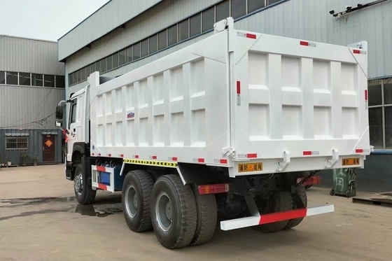 Dirección derecha camión pesado nacional usado HOWOV7 6X4 440HP camión de basura 5.8m coche especial