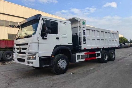 Dirección derecha camión pesado nacional usado HOWOV7 6X4 440HP camión de basura 5.8m coche especial