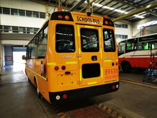 Autobús escolar de Dongfeng de 24 asientos con una potencia máxima de 85 y una capacidad de motor de 6-8 litros