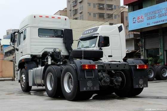 12 Cambio hacia adelante SinotruK Haohan J7G 4*2 6*4 CHG GNL cabeza de tracción especial del camión