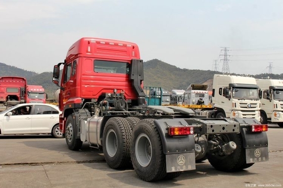 SinotruK Haohan J7B 4*2 6*4 camión de tracción de GNL CHG con capacidad de tanque de combustible de 400-500L