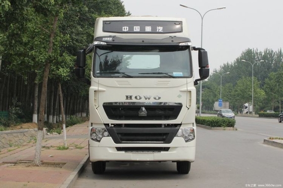 Sinotruk HOWO T7H 4*2 Camión de remolque de mercancías peligrosas con una capacidad de motor de 8 litros