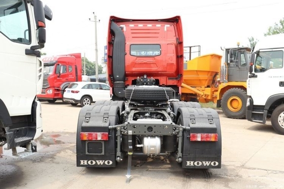 Sinotruk HOWO T7H 440HP 6X4 Trator químico peligroso con capacidad de tanque de combustible de 500-600L