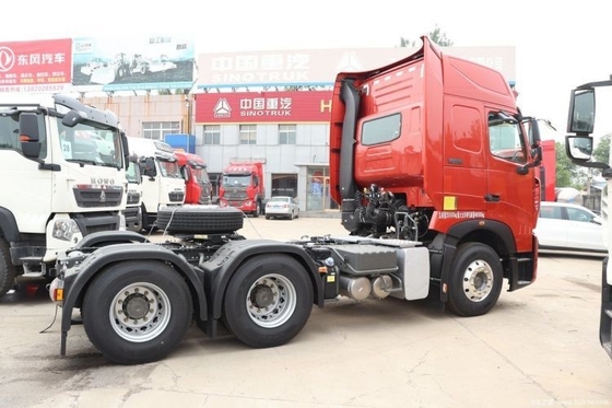 Sinotruk HOWO T7H 440HP 6X4 Trator químico peligroso con capacidad de tanque de combustible de 500-600L