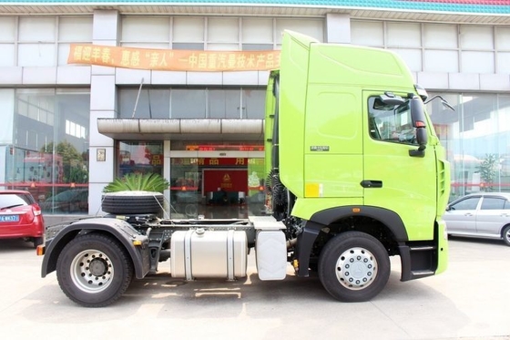 Sinotruk HOWO T7H 440HP 4X2 Tractor con dirección derecha a un precio asequible