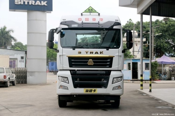 Sinotruk SITRAK C7H 6X4 440HP camión pesado para el transporte de productos químicos peligrosos en un