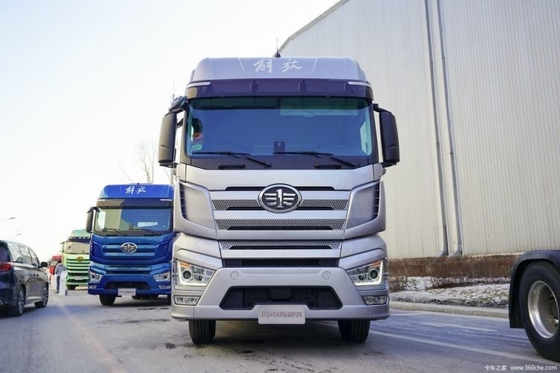 FAW Jiefang J7 camión pesado 560HP 6X4 Gran cabeza de camión de tracción con sistema multimedia