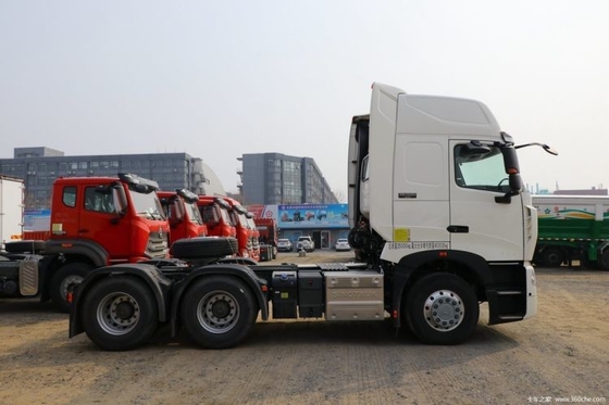 12 Cambio hacia adelante HOWO T7H 440 CV Camiones tractores 6X4 con diseño de pensamiento hacia adelante