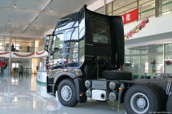 Camiones tractores usados HOWO A7 6x4 con capacidad de tanque de combustible de 400-500L y motor SINOTRUCK