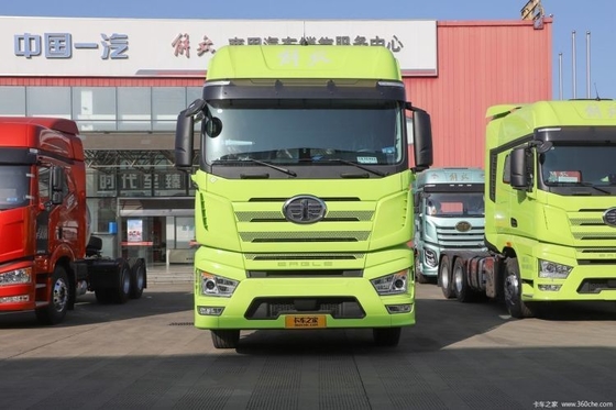 FAW Jiefang J7 Camión pesado 6X4 GNL Camión de tracción 530hp Motor y control de crucero ACC