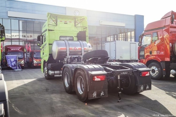 FAW Jiefang J7 Camión pesado 6X4 GNL Camión de tracción 530hp Motor y control de crucero ACC