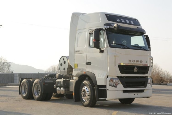 Vehículo motriz 6X4 SinoTRUK HOWO T7H camión tractor de GNL 440HP para transporte logístico