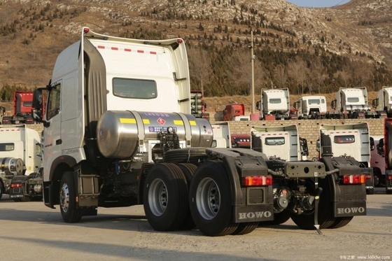 Vehículo motriz 6X4 SinoTRUK HOWO T7H camión tractor de GNL 440HP para transporte logístico