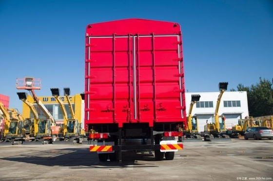 Camión pesado nacional Haohan N5W Tarjeta media 220HP 4X2 6.75m Transporte de camiones de almacén