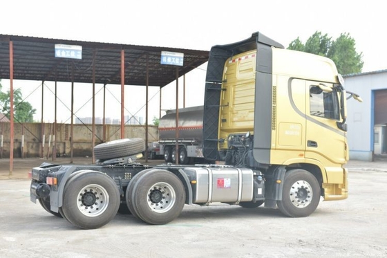 2 cambio al revés Dongfeng Tianlong KX 520hp 6X4 cabeza de camión tractor para el segmento de camiones pesados