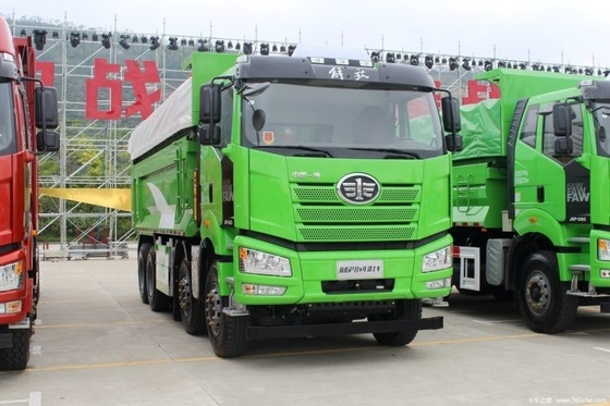 FAW Jiefang J6P Camión pesado 420 CV 8X4 6.5m Camiones de descarga para tanques de combustible Capacidad 300-400L