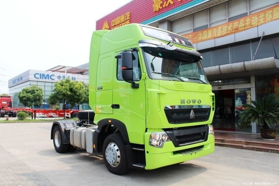 440 caballos de fuerza 4X2 Sinotruk HOWO T7H Tractor con 2 pasajeros y capacidad del motor de 8L
