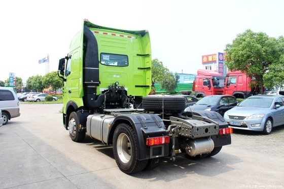 440 caballos de fuerza 4X2 Sinotruk HOWO T7H Tractor con 2 pasajeros y capacidad del motor de 8L