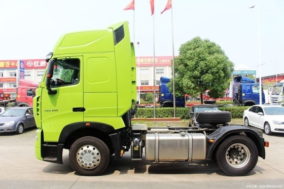 440 caballos de fuerza 4X2 Sinotruk HOWO T7H Tractor con 2 pasajeros y capacidad del motor de 8L